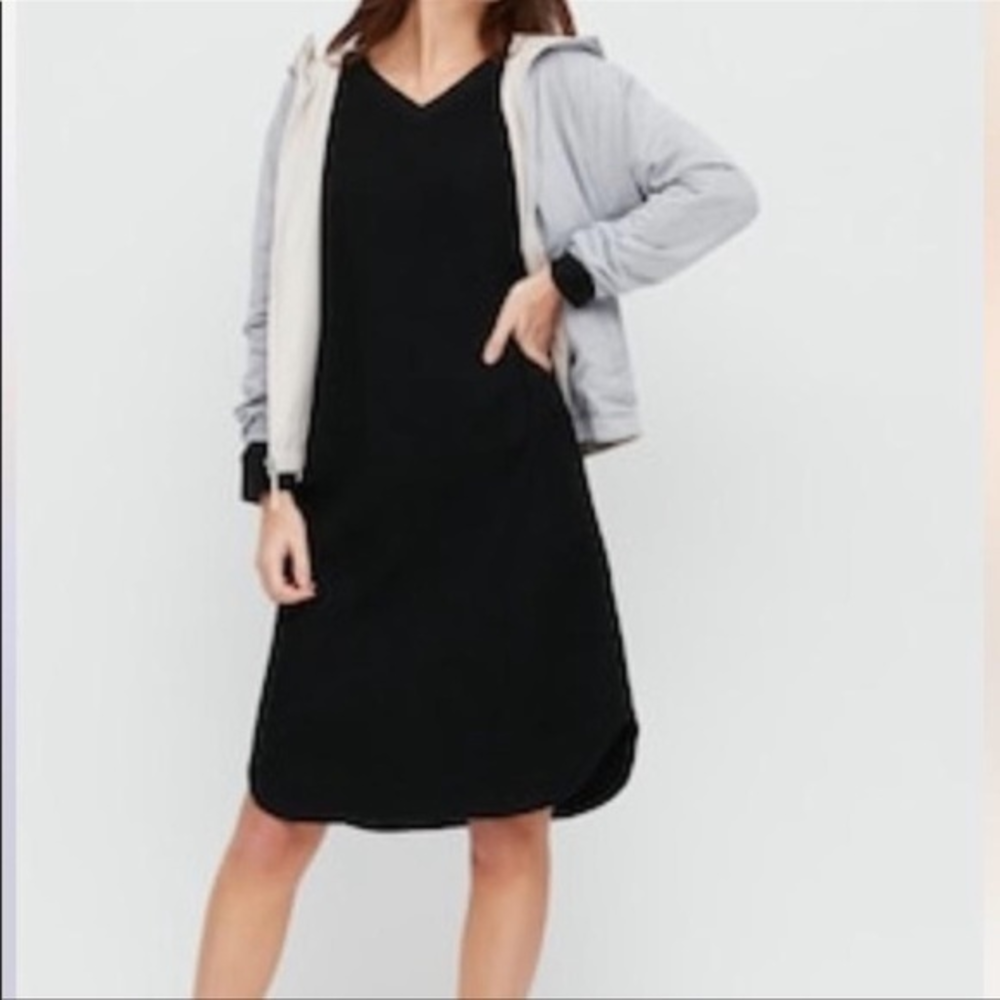 Uniqlo‎ dress ⭐️